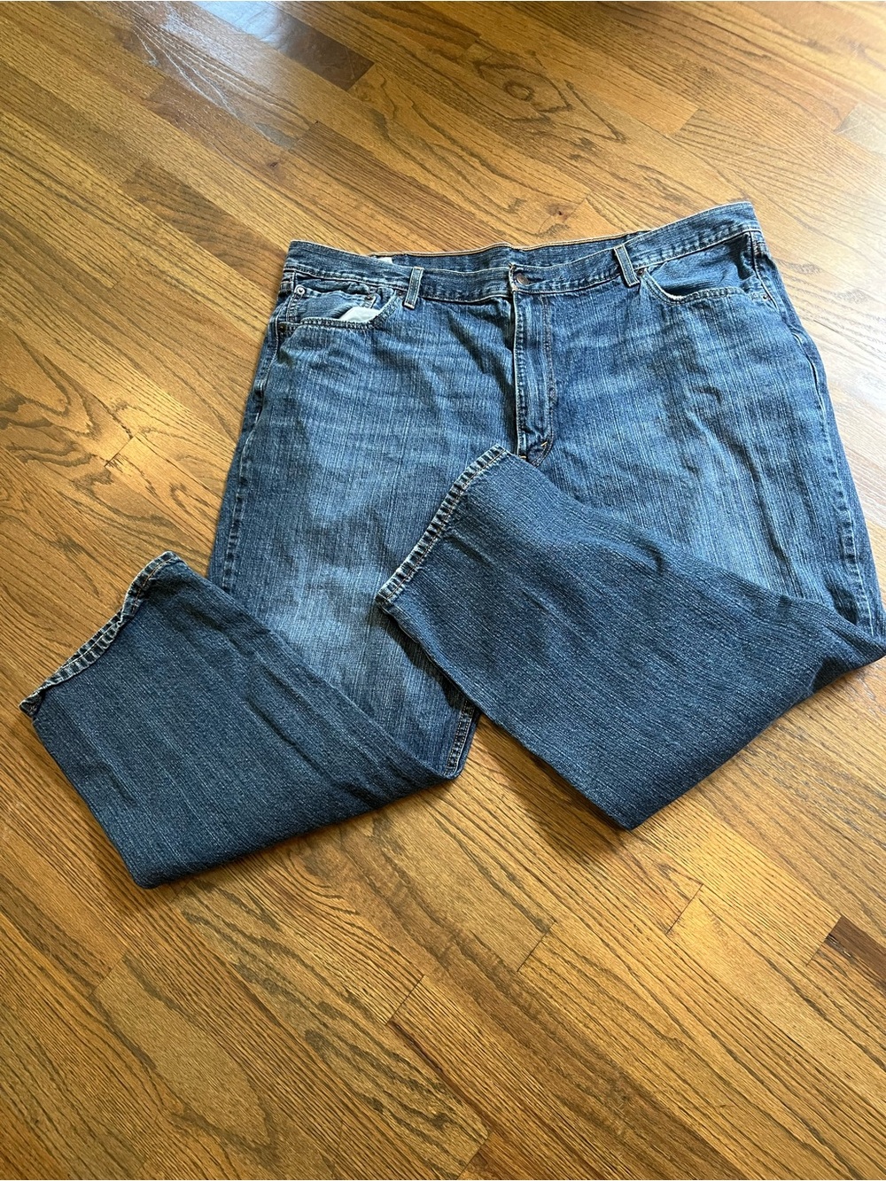 Levi's Men's 559 Red Tag Medium Blue Relaxed Fit Straight leg Jeans size 46